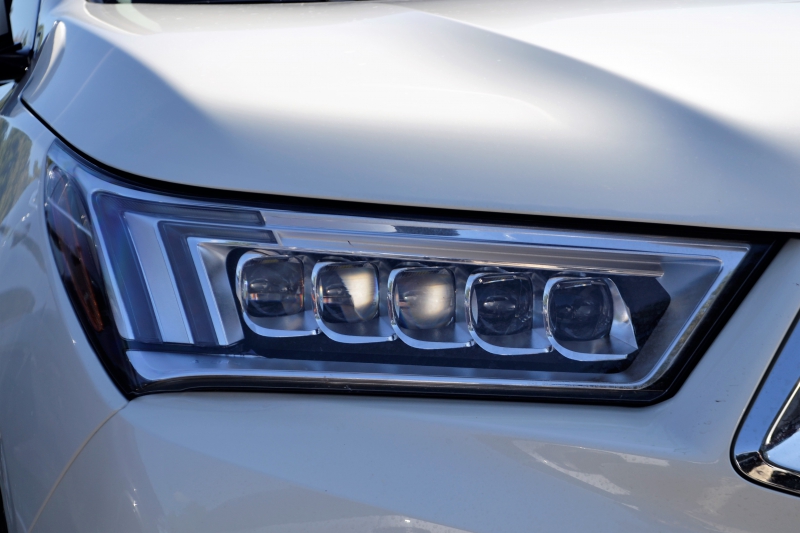 automobile-ILONSE-min_acura-headlamp-2834131